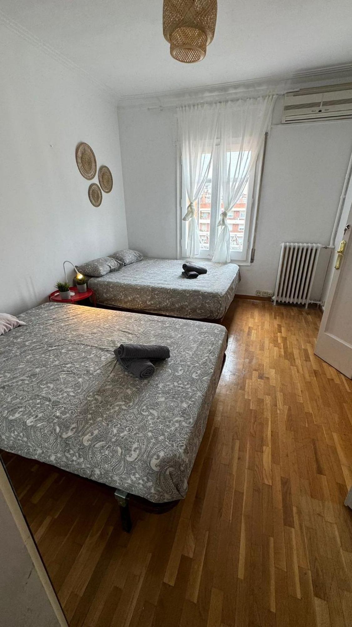 Mallorca Hostel Барселона Екстериор снимка