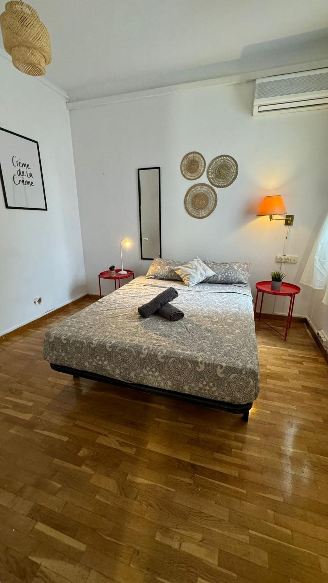 Mallorca Hostel Барселона Екстериор снимка